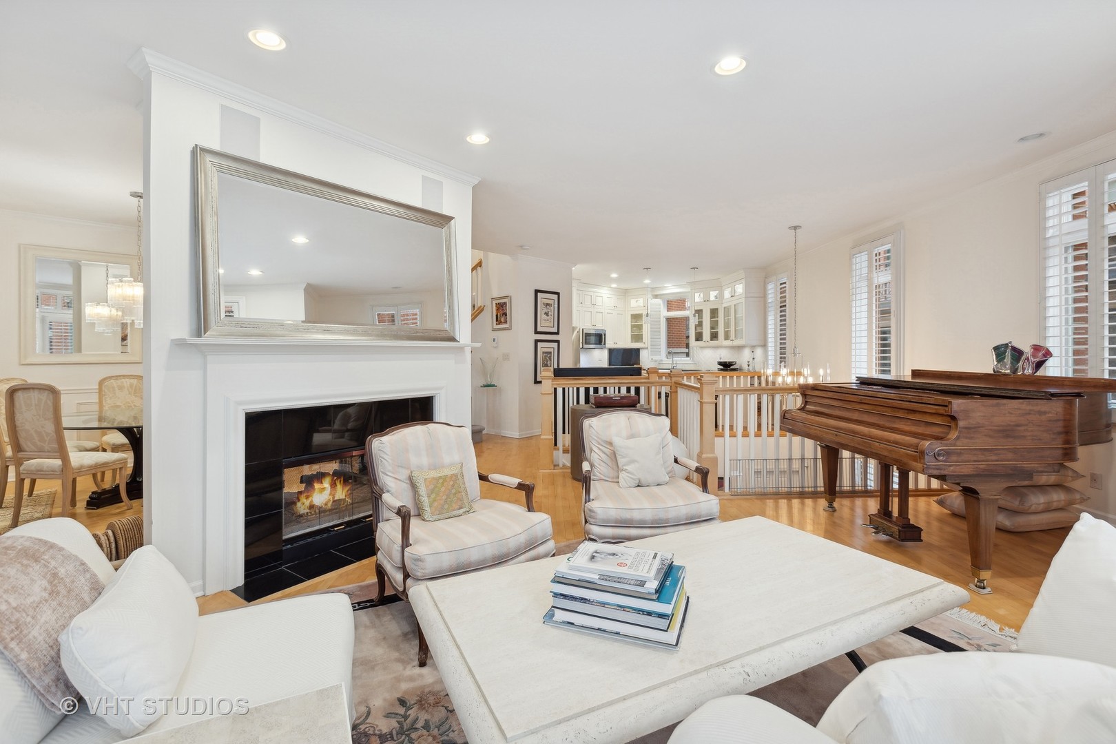 422 W Armitage Avenue Unit: A