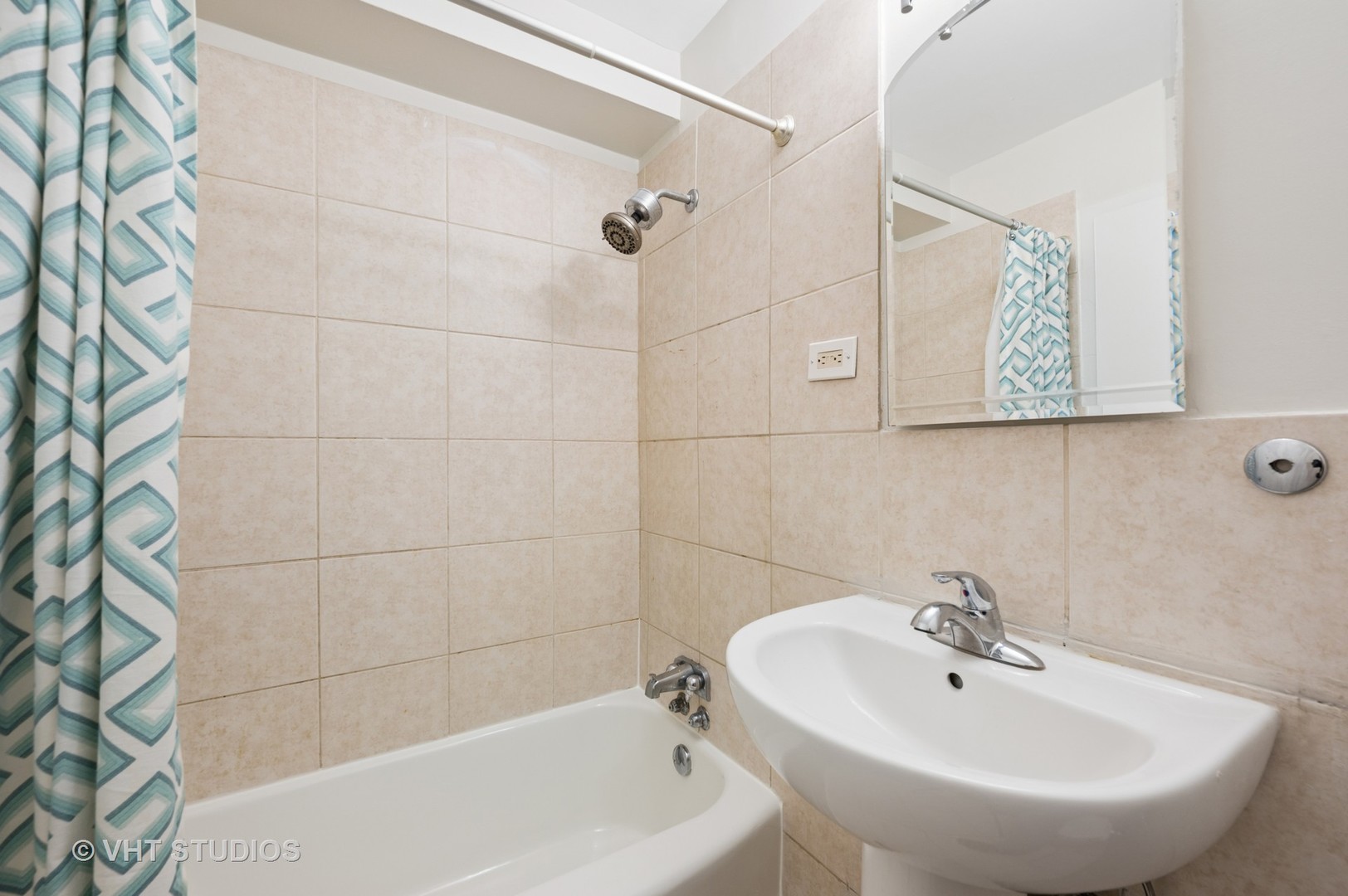 2909 N SHERIDAN Road Unit: 1309