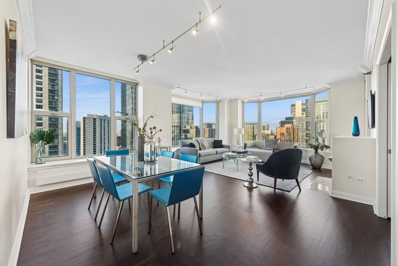 25 E Superior Street Unit: 2402