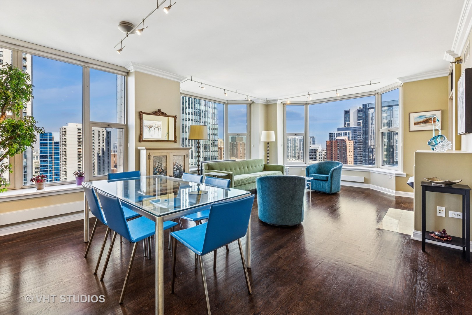 25 E Superior Street Unit: 2402