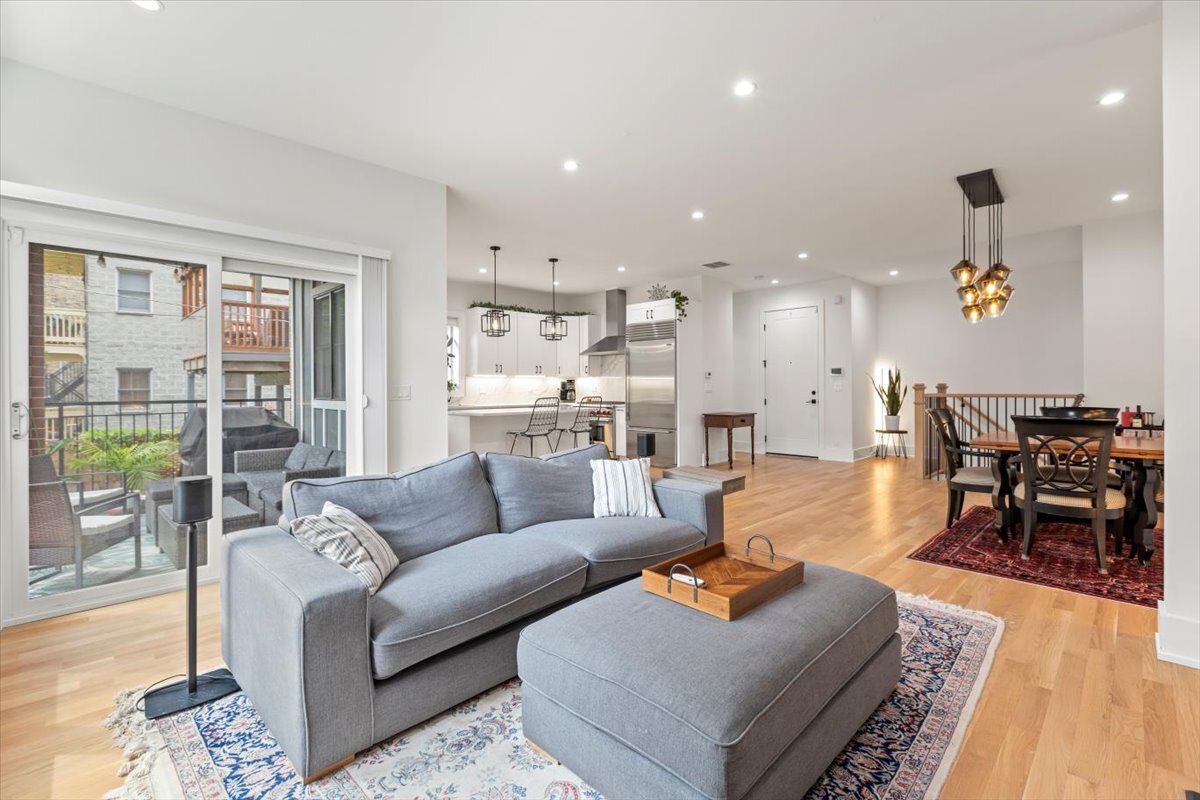 3837 N Kenmore Avenue Unit: 1E