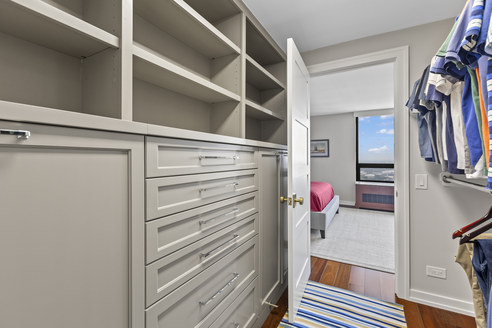 2500 N Lakeview Avenue Unit: 3404