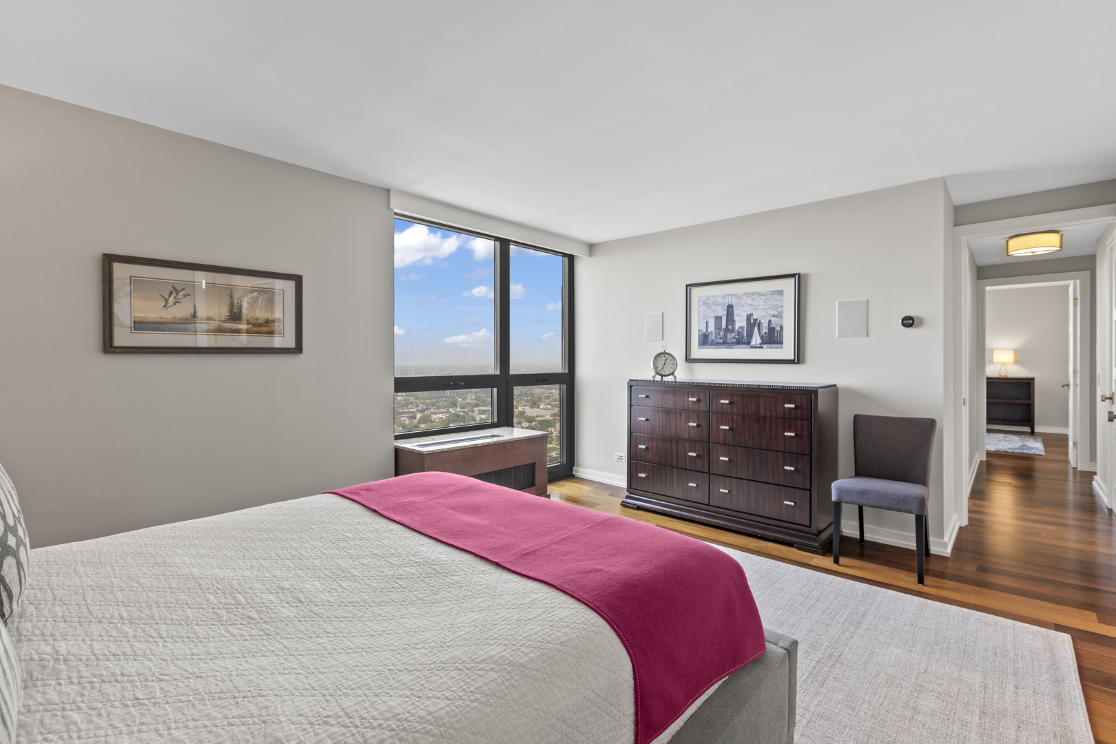 2500 N Lakeview Avenue Unit: 3404