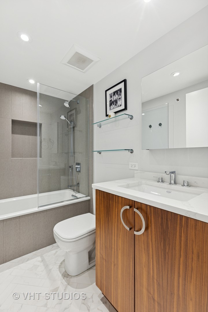 132 E DELAWARE Place Unit: 5101