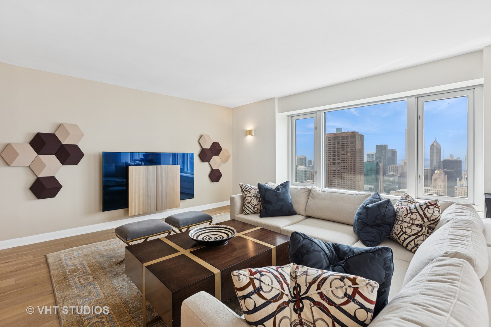 132 E DELAWARE Place Unit: 5101