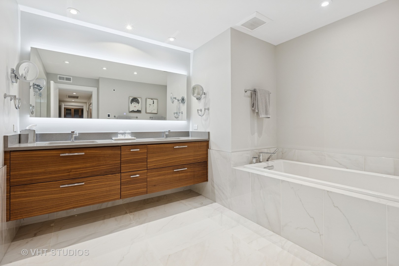 132 E DELAWARE Place Unit: 5101