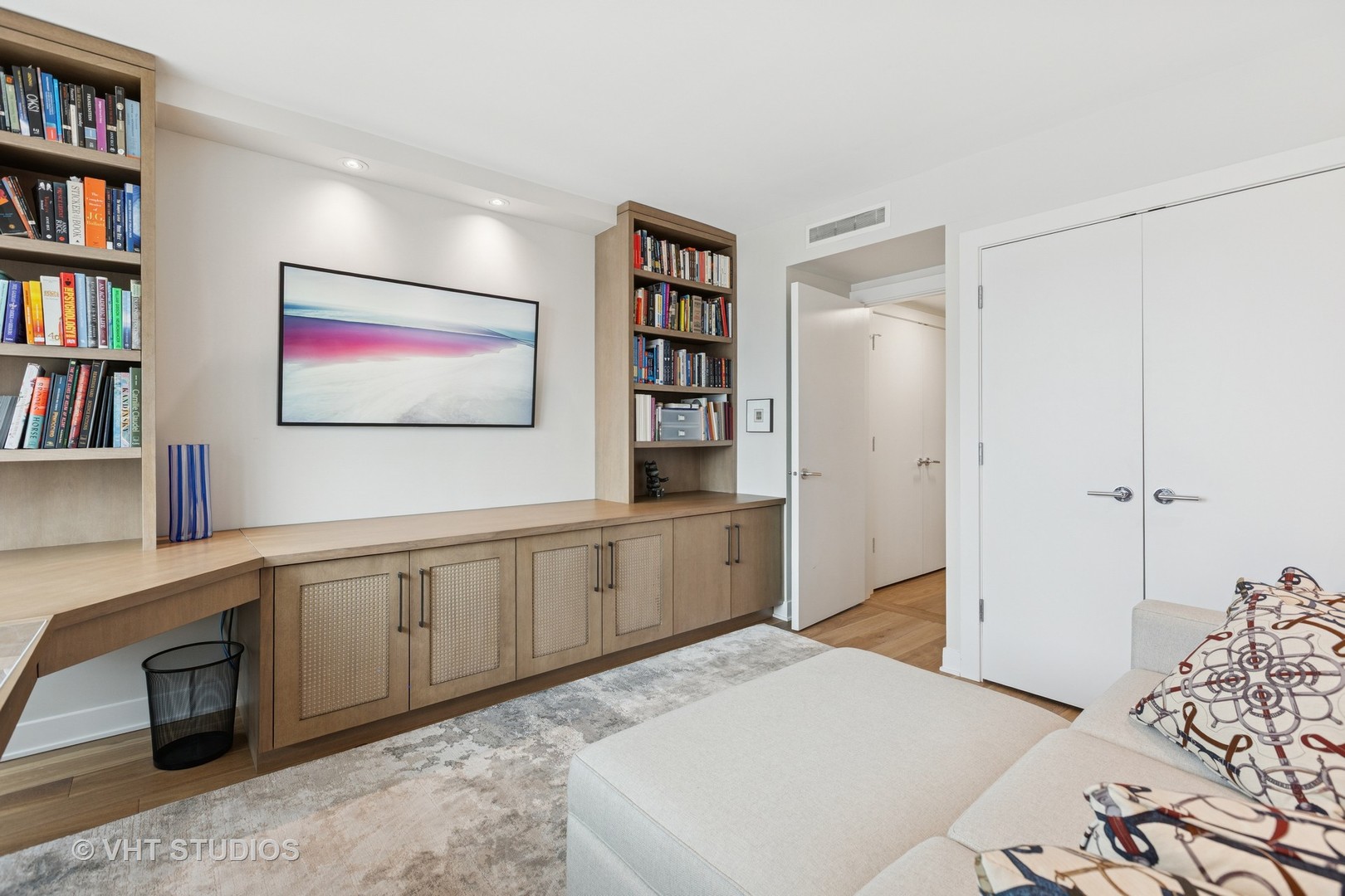 132 E DELAWARE Place Unit: 5101