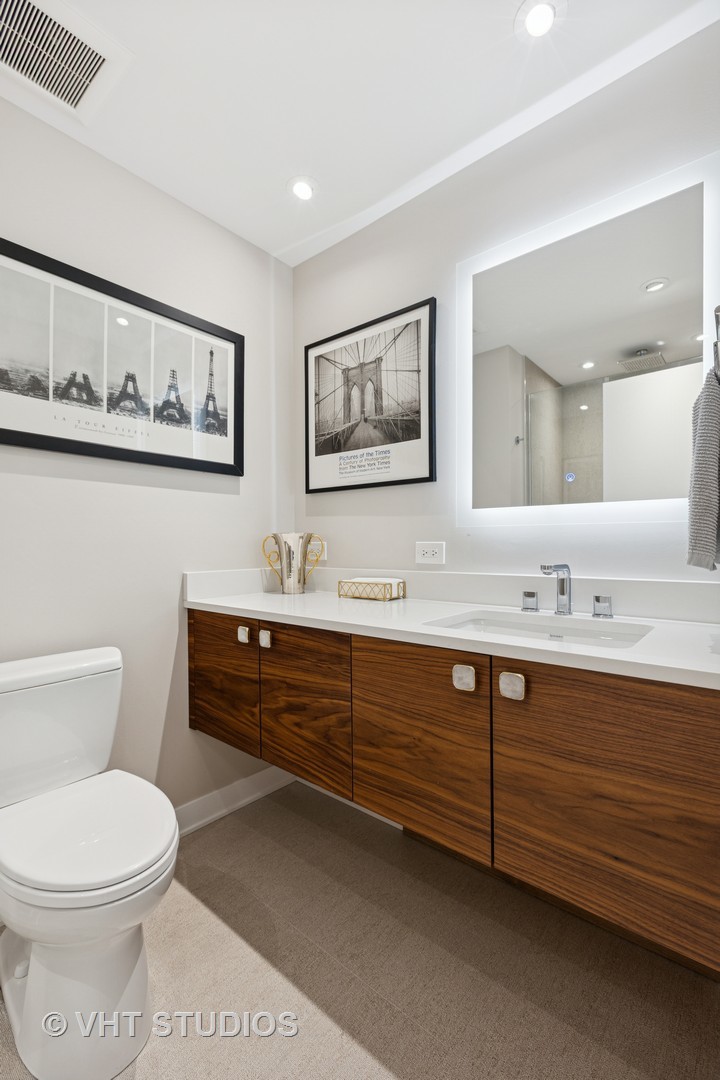 132 E DELAWARE Place Unit: 5101