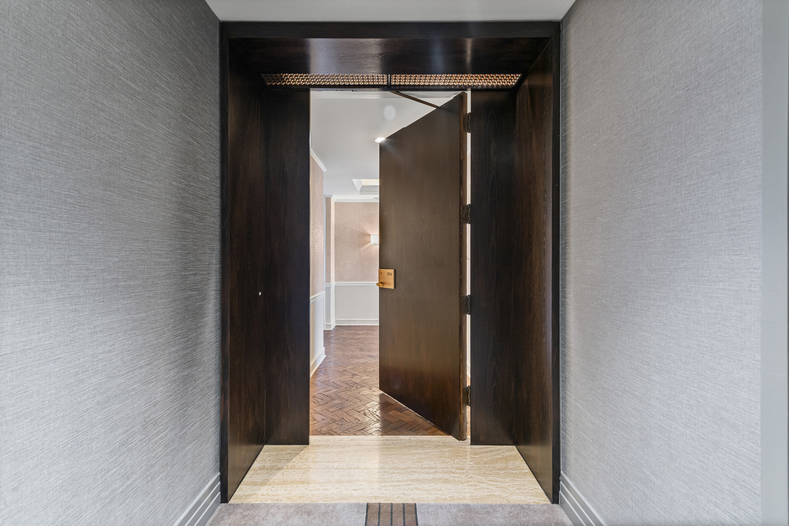 180 E Pearson Street Unit: 3904