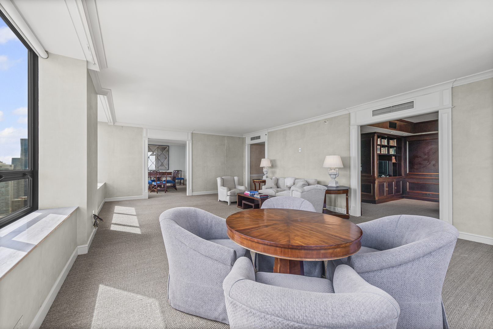 180 E Pearson Street Unit: 3904