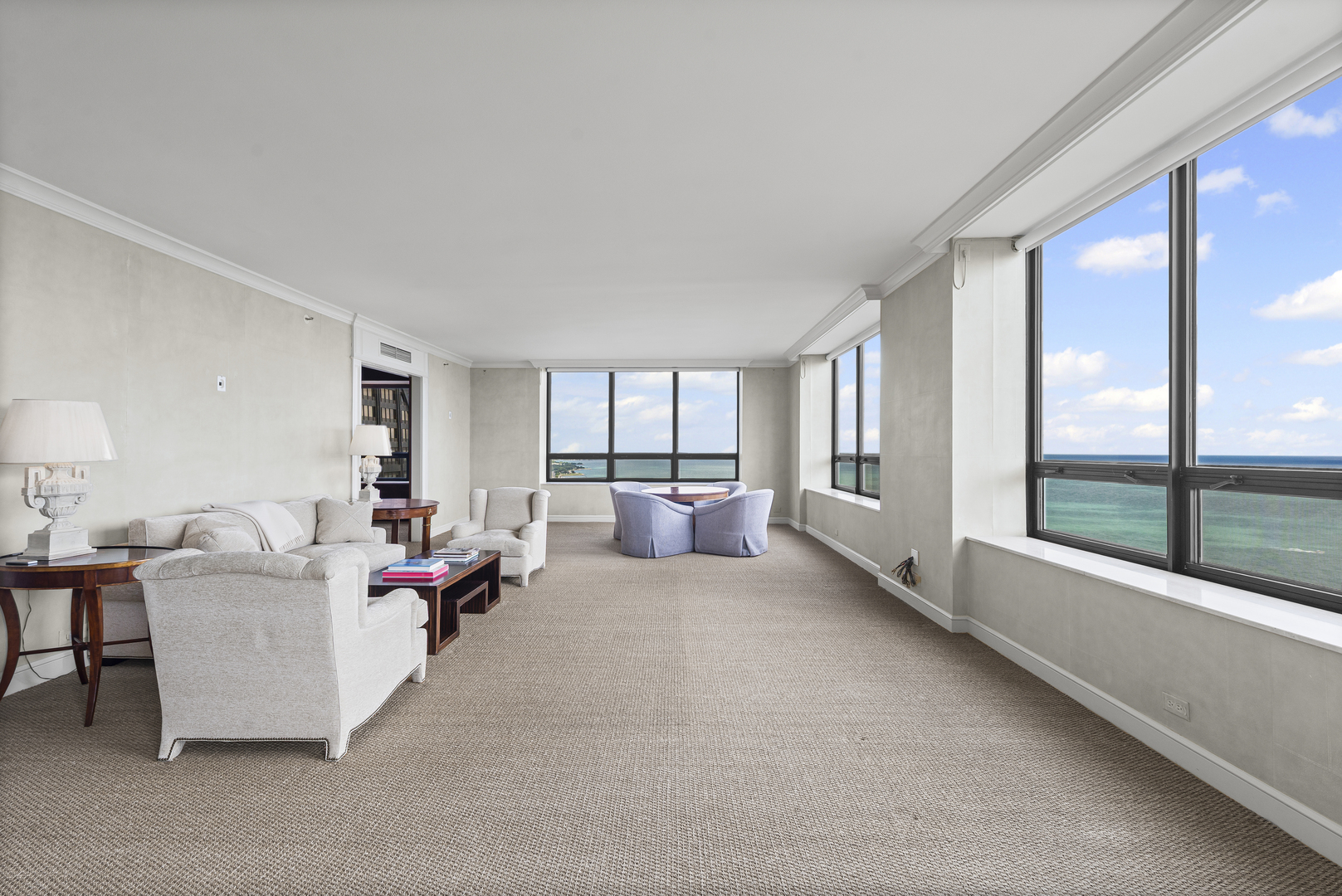180 E Pearson Street Unit: 3904