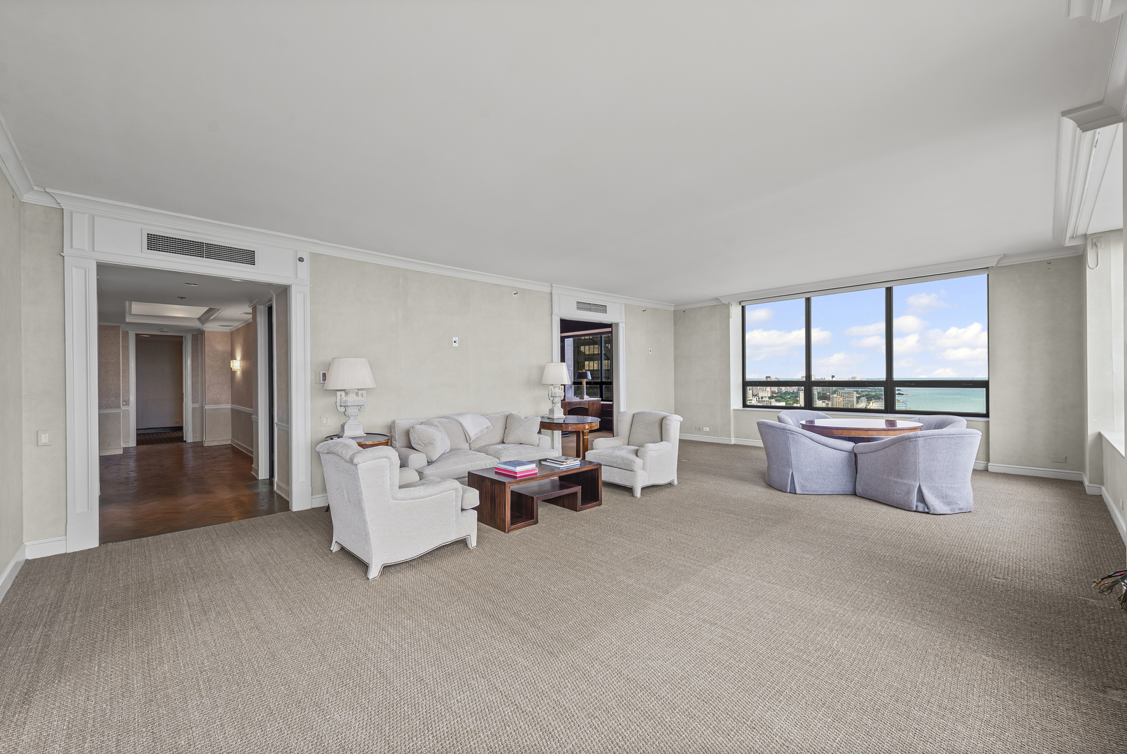 180 E Pearson Street Unit: 3904