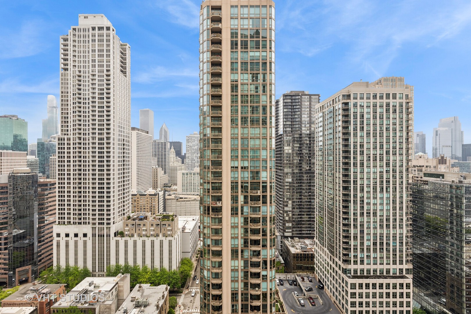 25 E SUPERIOR Street Unit: 3004