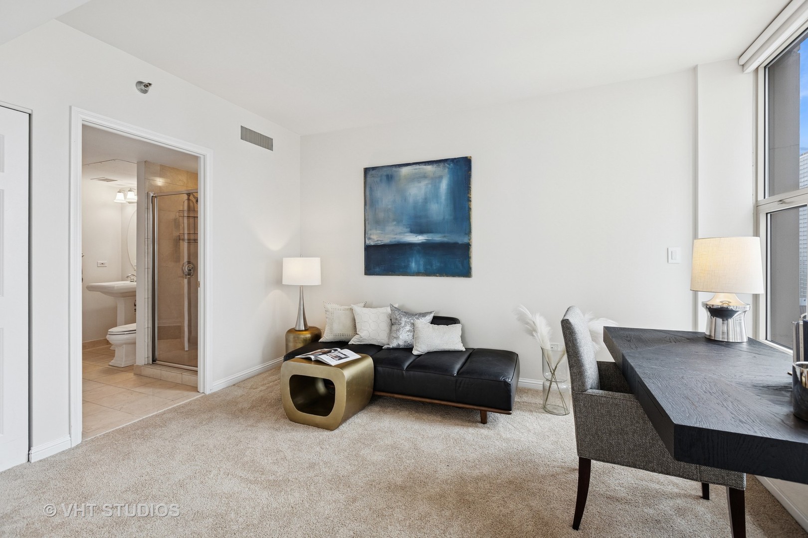 25 E SUPERIOR Street Unit: 3004