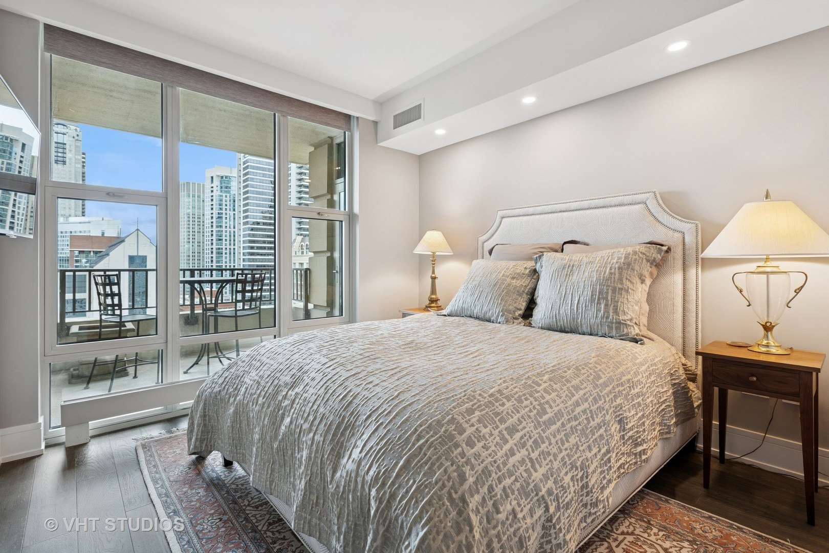 25 E Superior Street Unit: 2403