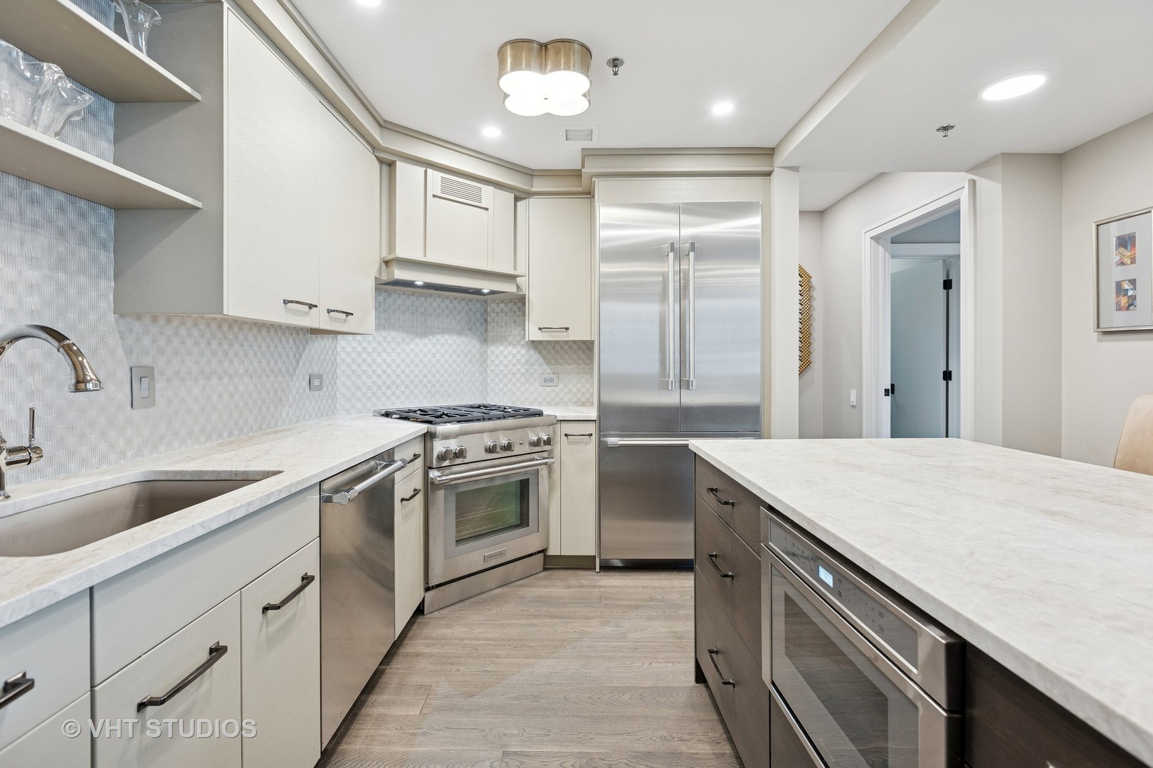 25 E Superior Street Unit: 2403