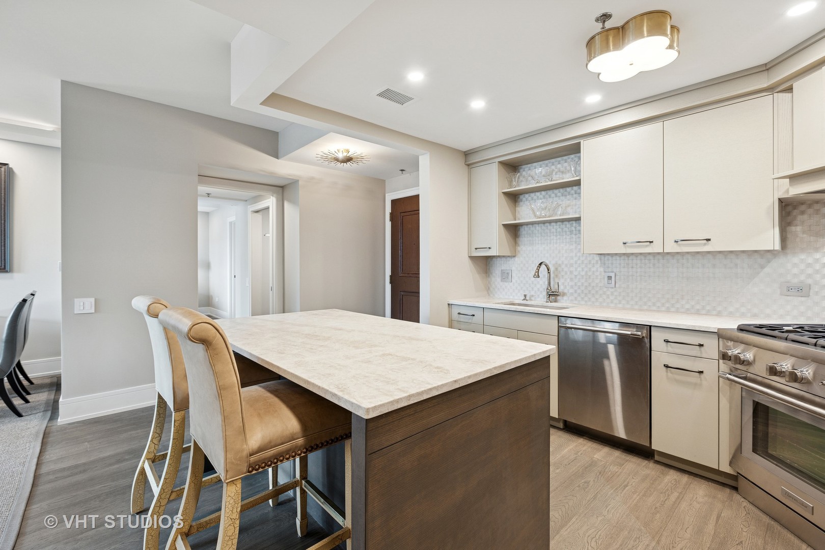 25 E Superior Street Unit: 2403