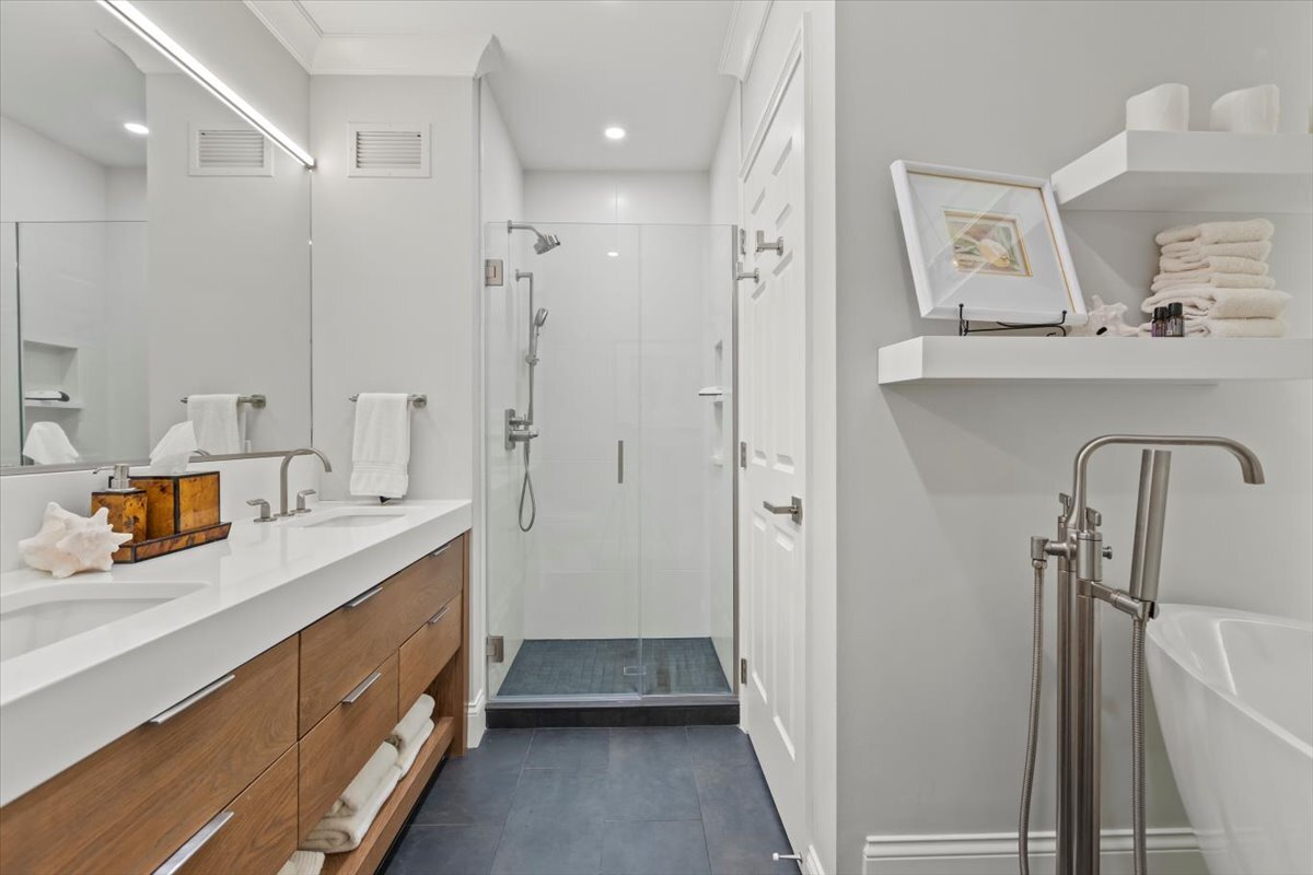 25 E Superior Street Unit: 3402