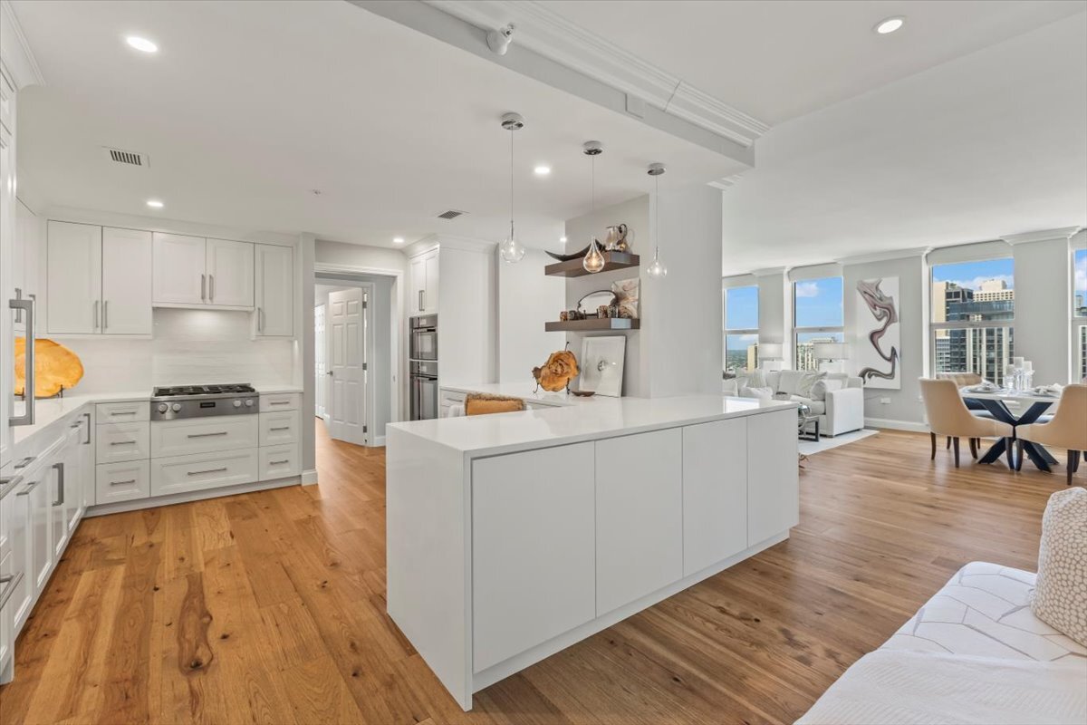 25 E Superior Street Unit: 3402