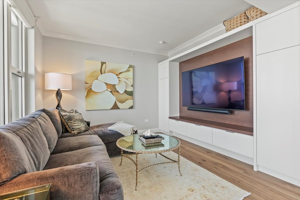 25 E Superior Street Unit: 3402