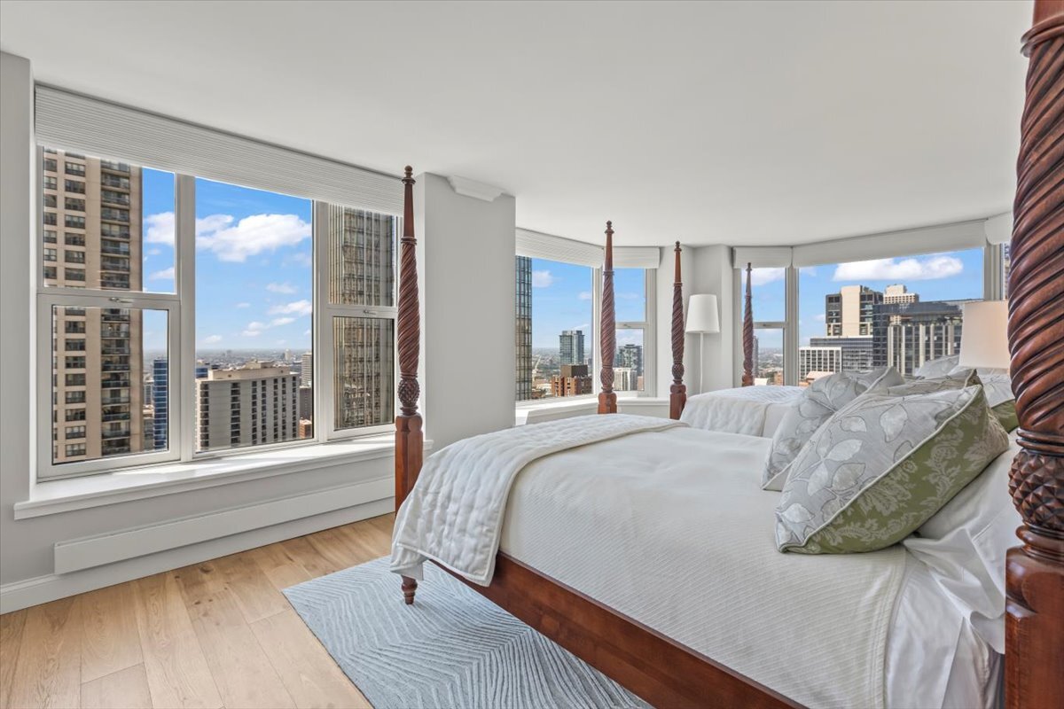 25 E Superior Street Unit: 3402