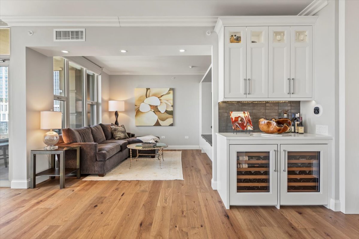 25 E Superior Street Unit: 3402