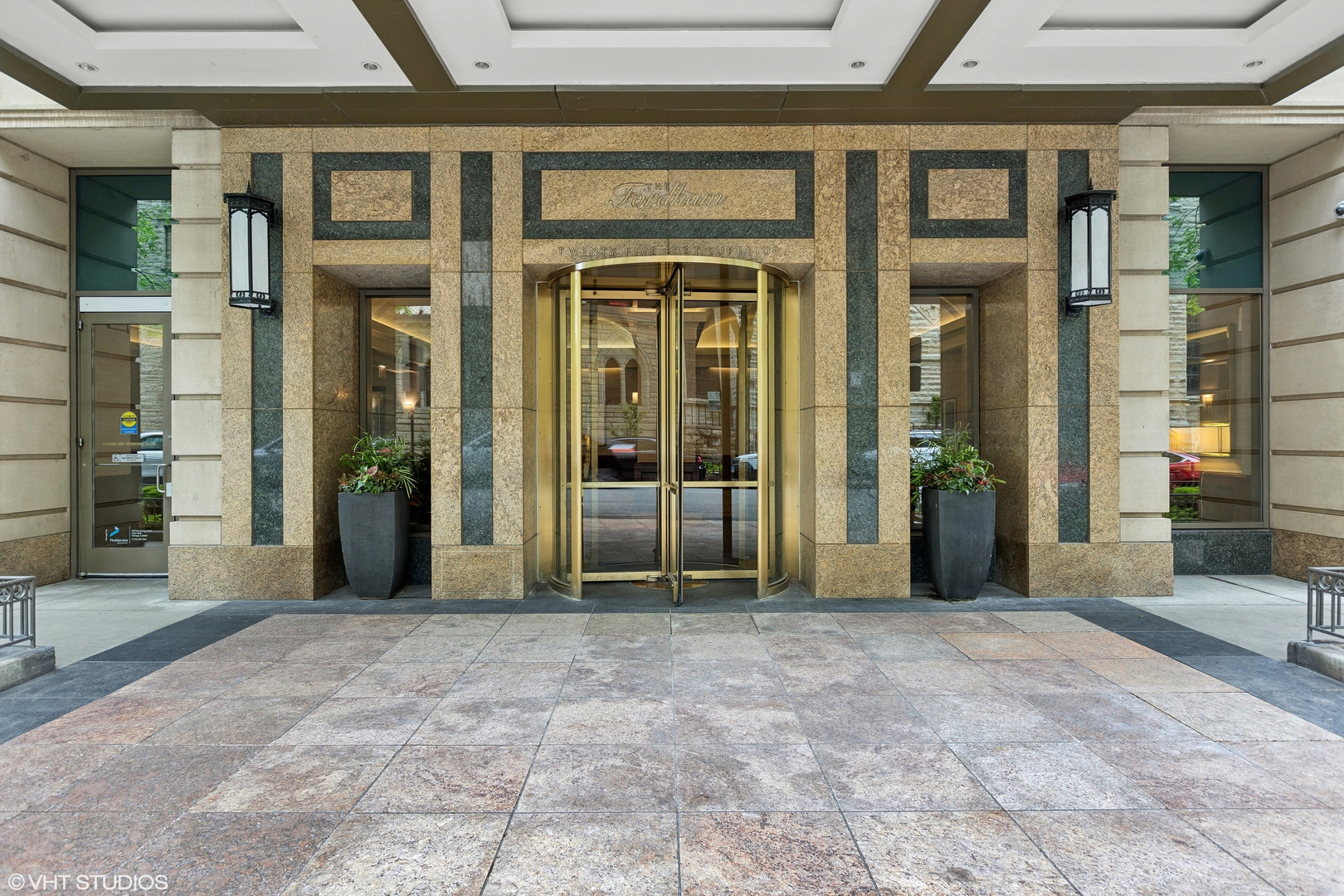 25 E Superior Street Unit: 3402