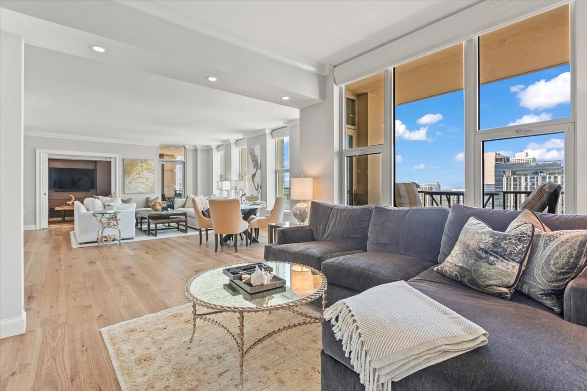 25 E Superior Street Unit: 3402