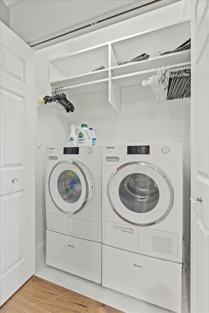 25 E Superior Street Unit: 3402