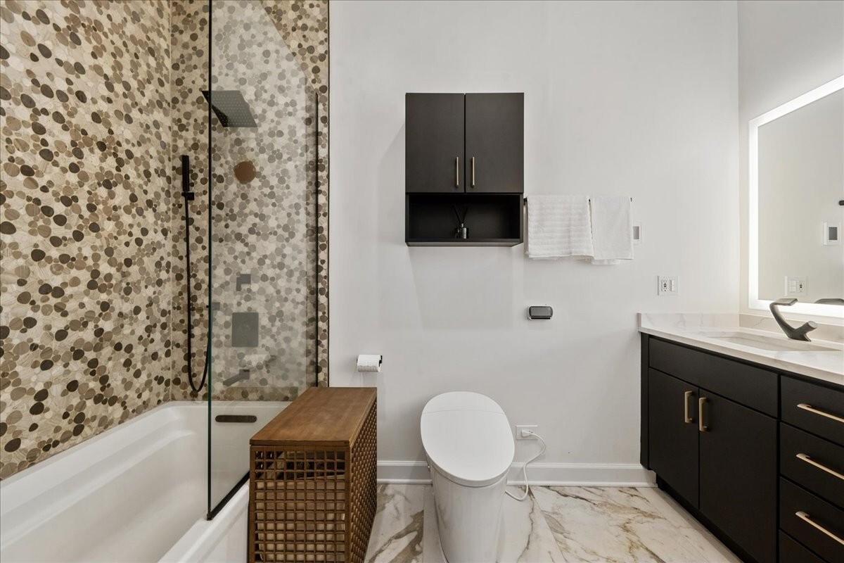 1901 W Armitage Avenue Unit: 1E