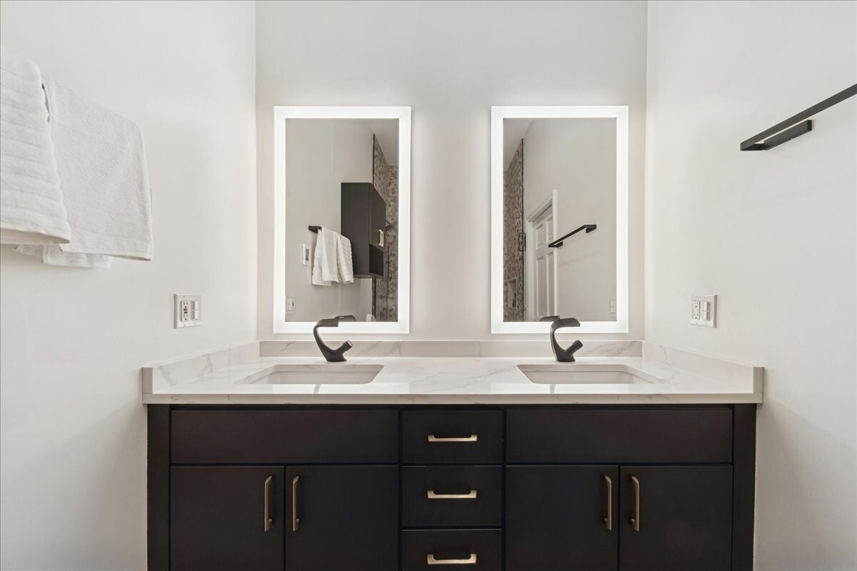 1901 W Armitage Avenue Unit: 1E