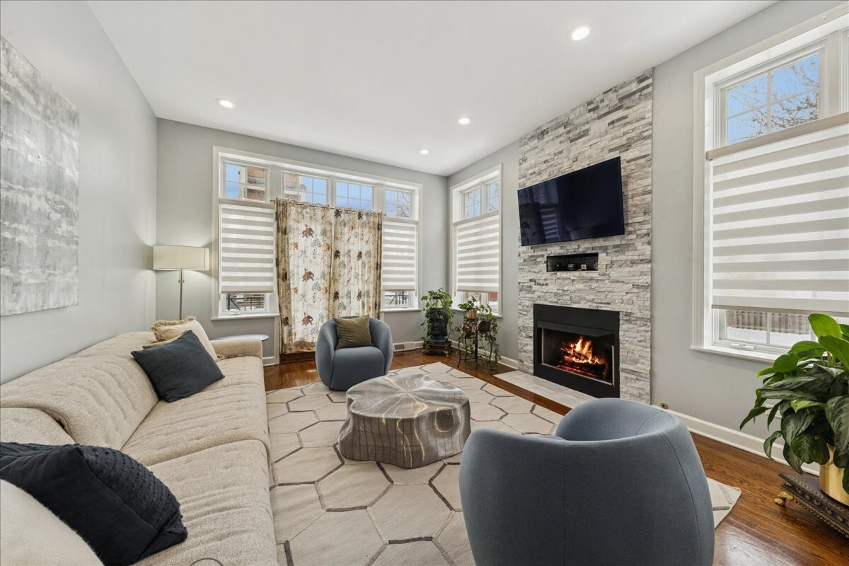 1901 W Armitage Avenue Unit: 1E