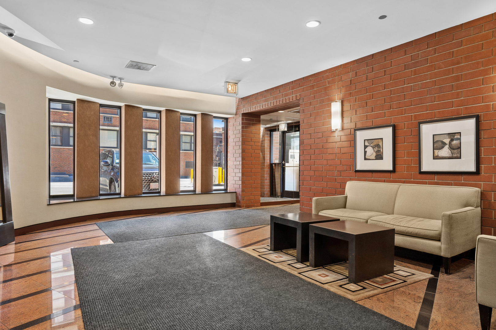 350 W BELDEN Avenue Unit: 403