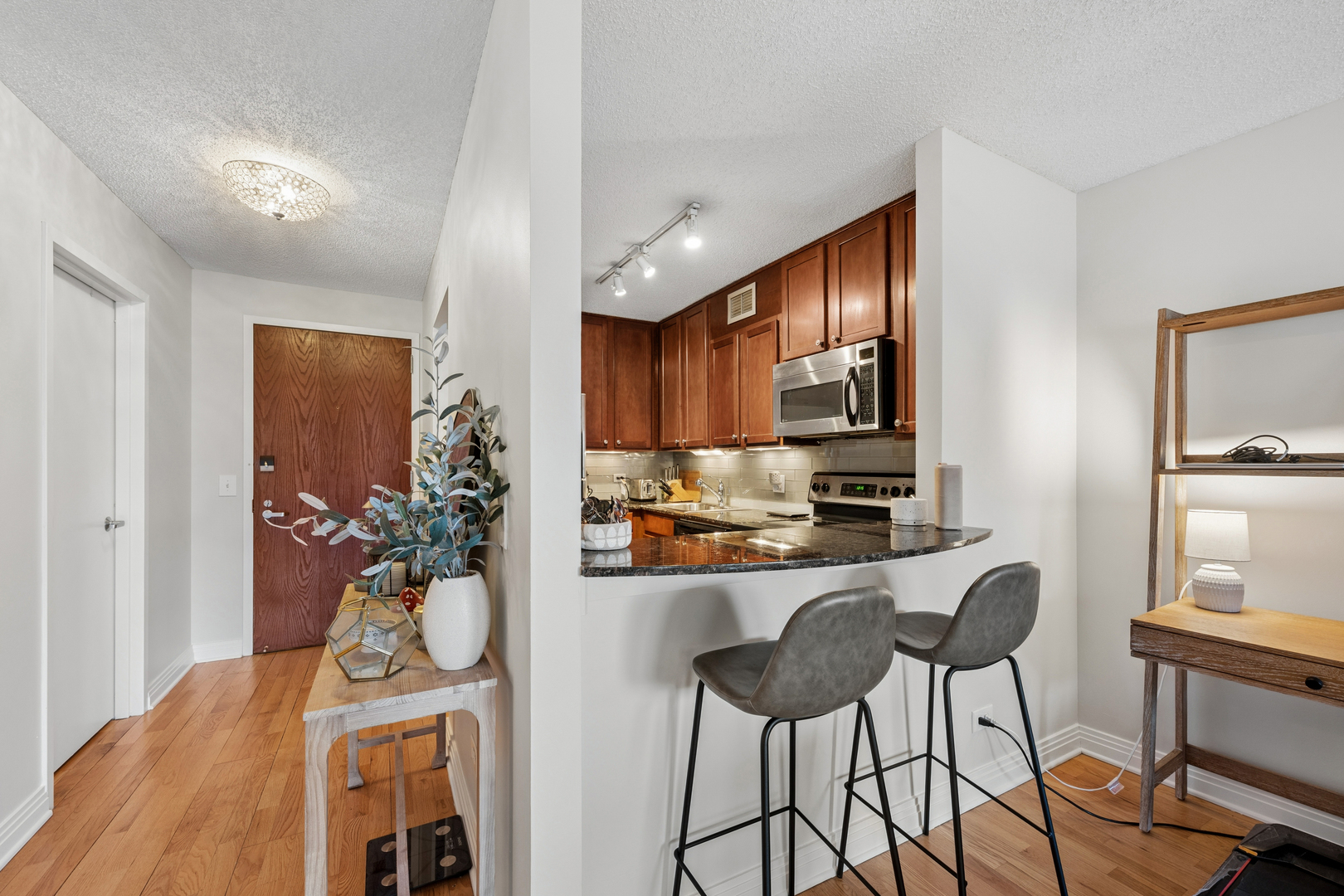 350 W BELDEN Avenue Unit: 403