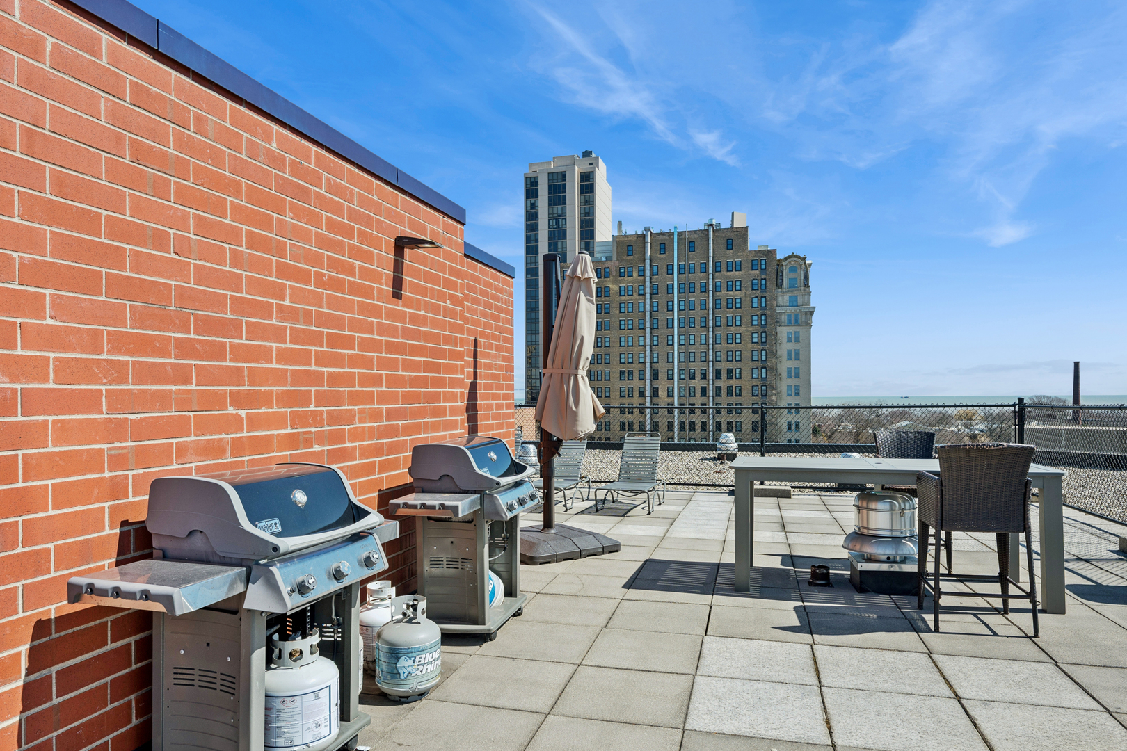 350 W BELDEN Avenue Unit: 403