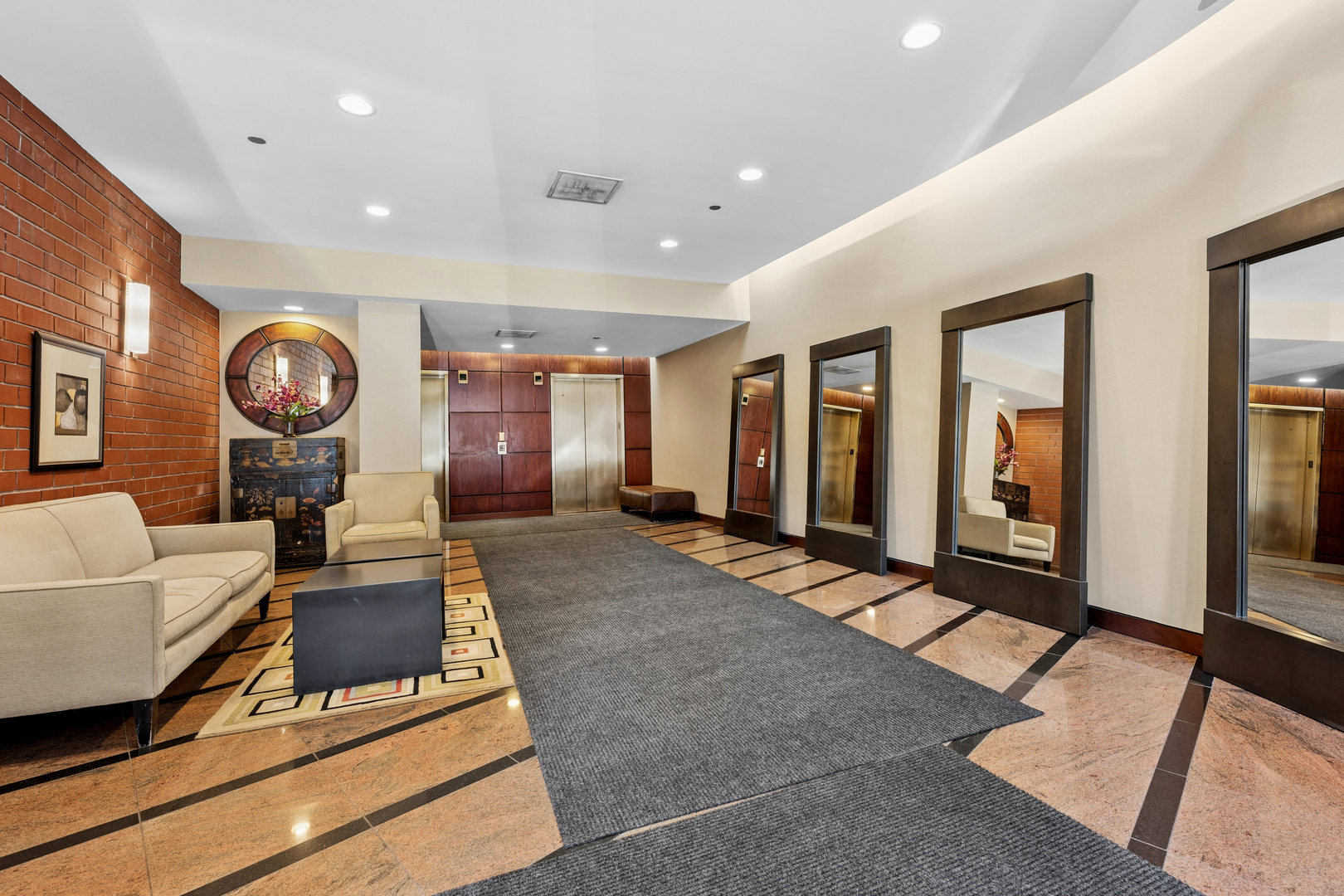 350 W BELDEN Avenue Unit: 403
