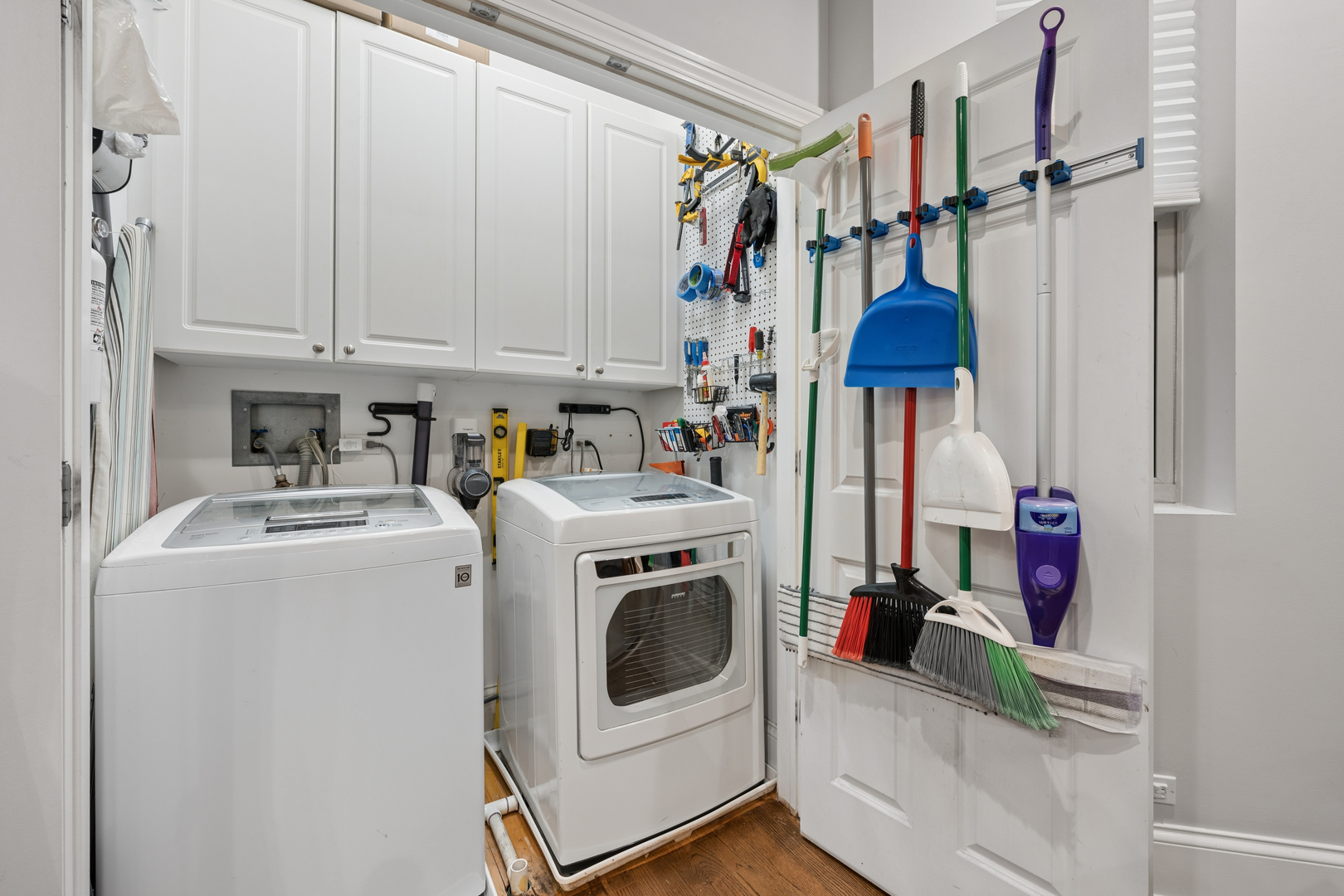 3745 N WILTON Avenue Unit: 2