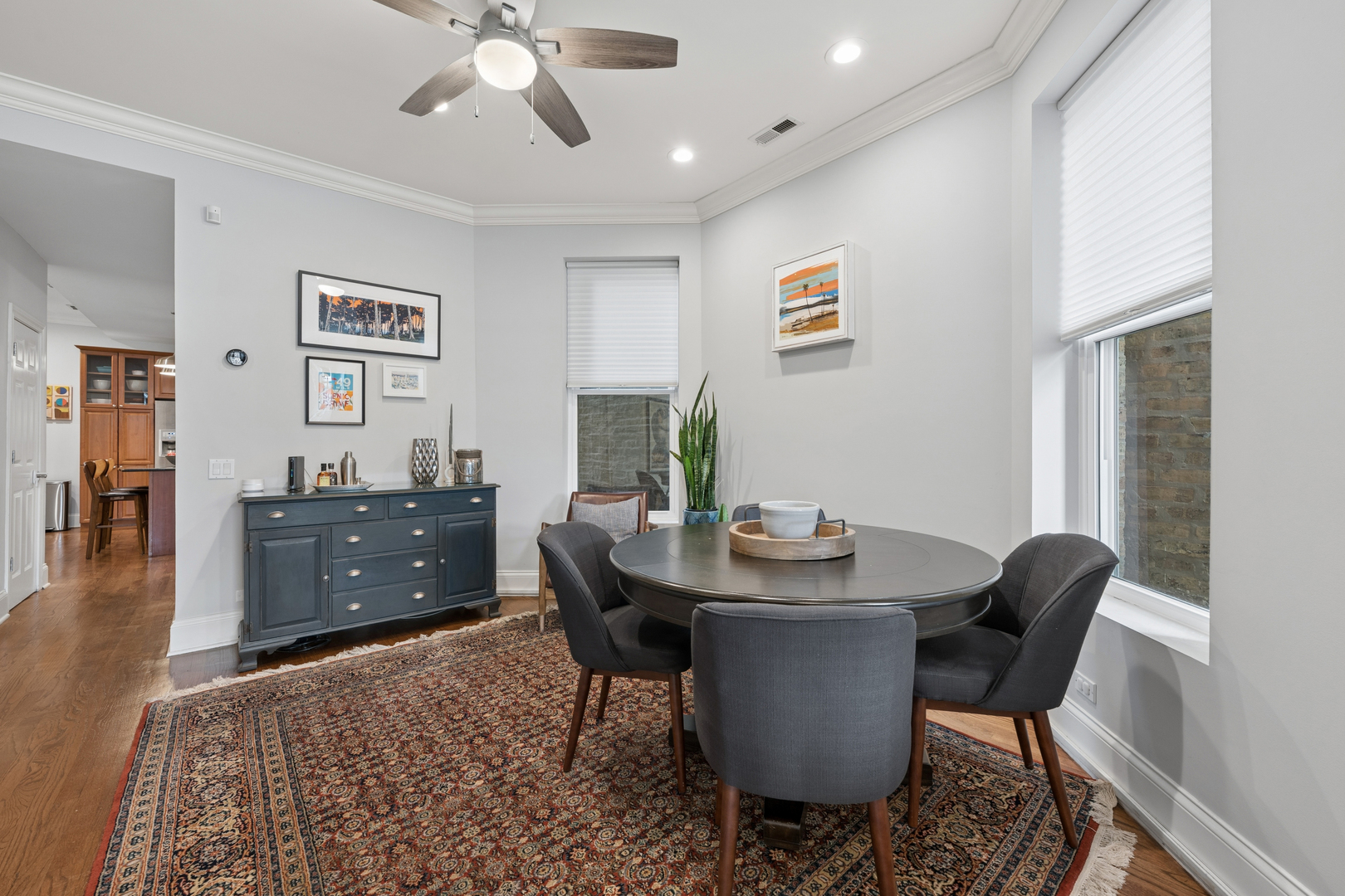 3745 N WILTON Avenue Unit: 2