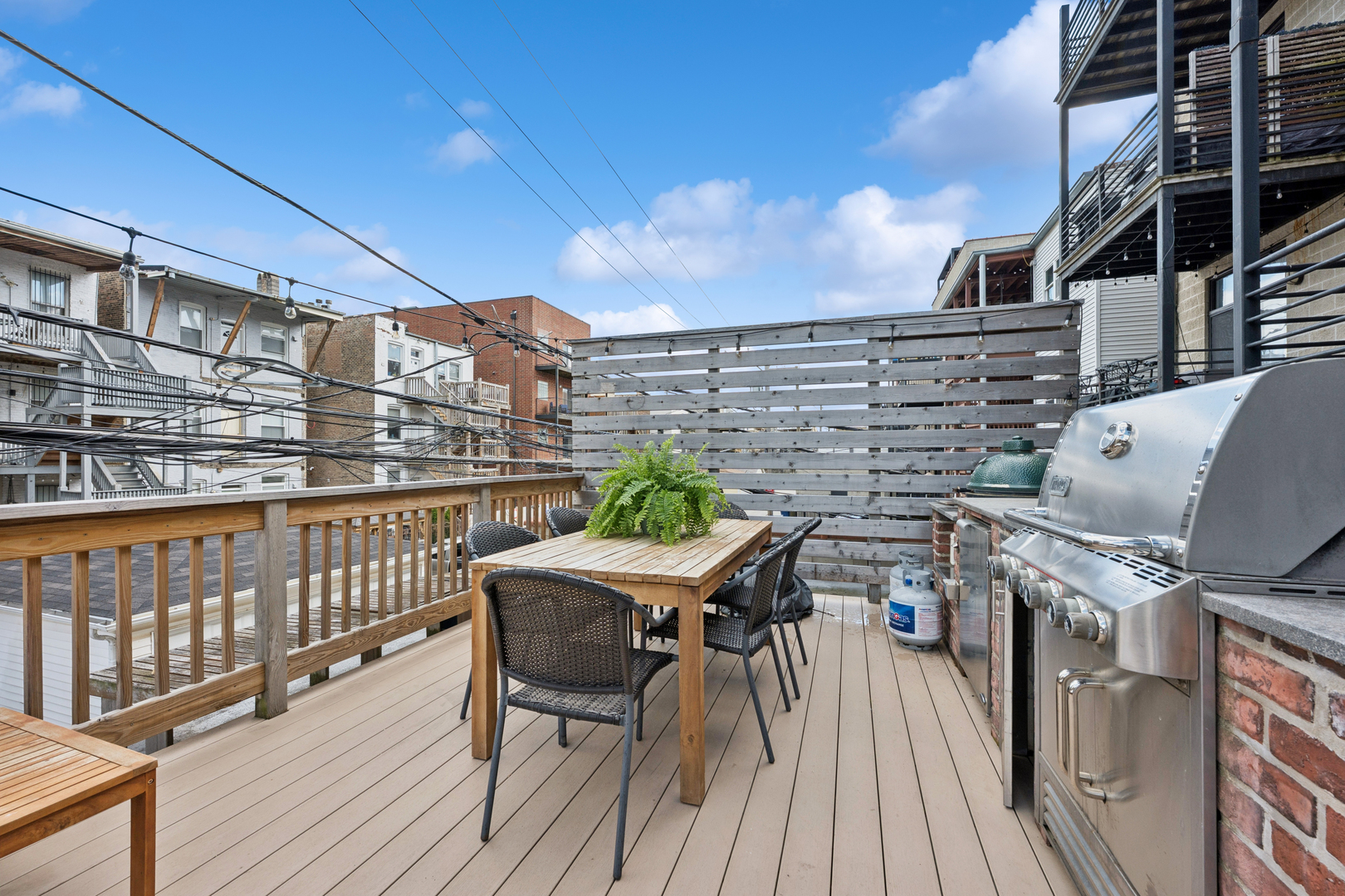 3745 N WILTON Avenue Unit: 2