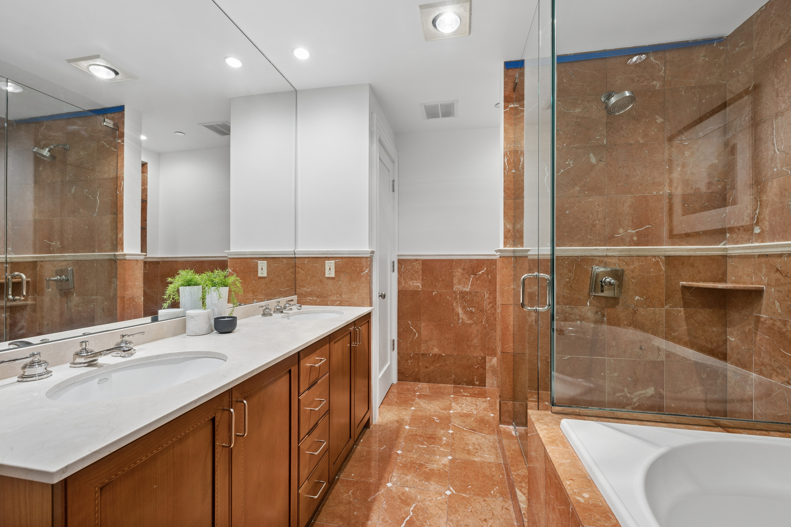 800 N MICHIGAN Avenue Unit: 3203