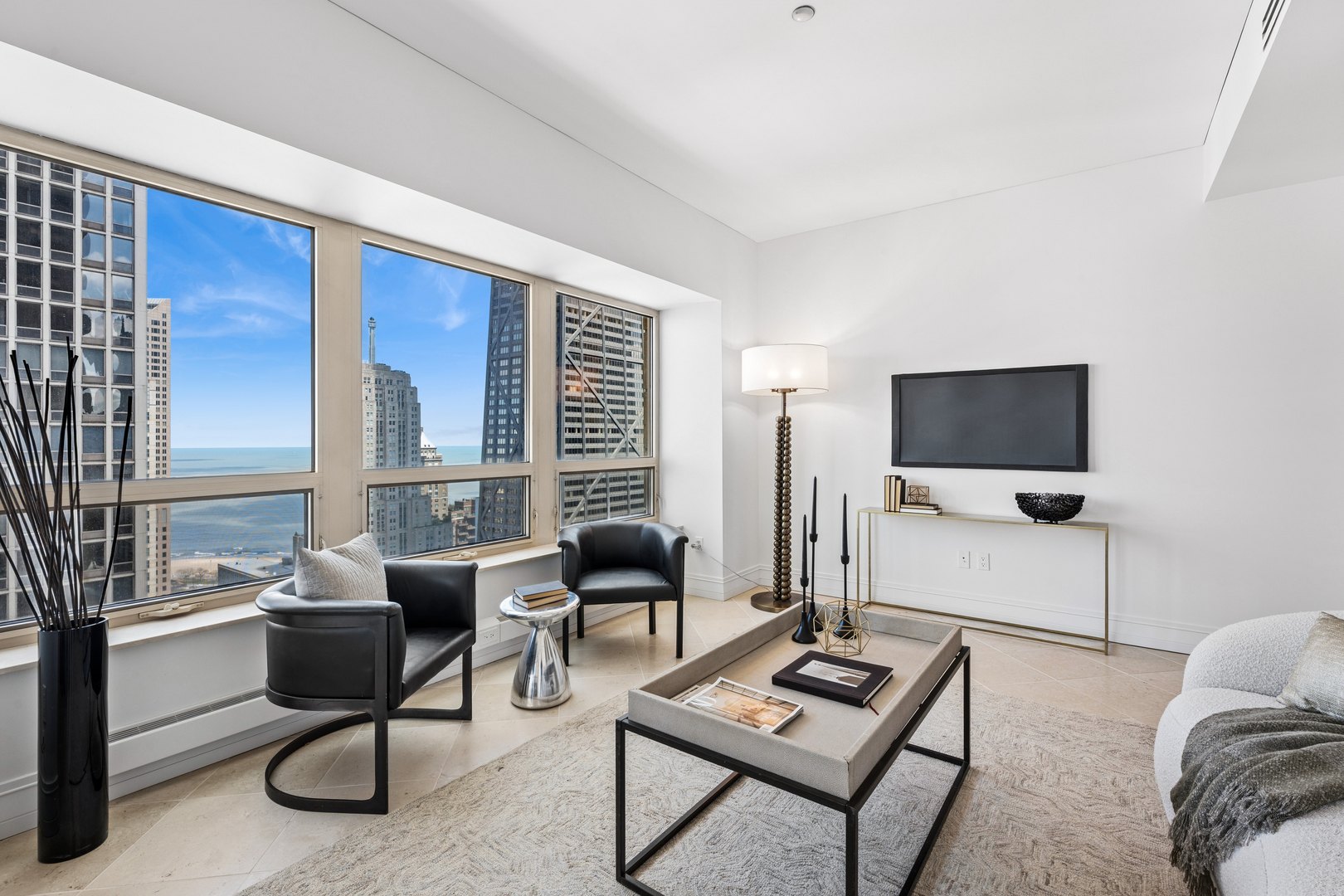 800 N MICHIGAN Avenue Unit: 3203