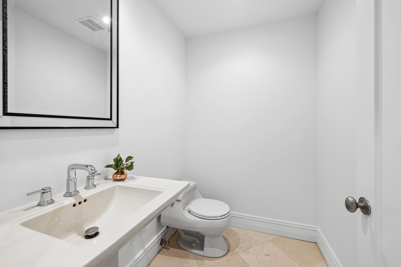 800 N MICHIGAN Avenue Unit: 3203