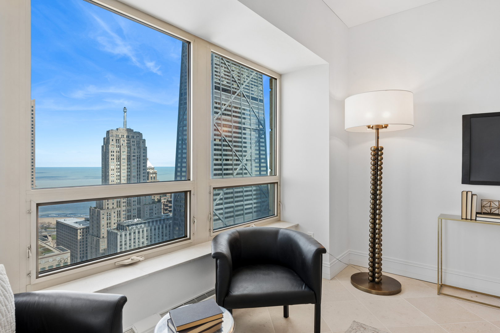 800 N MICHIGAN Avenue Unit: 3203