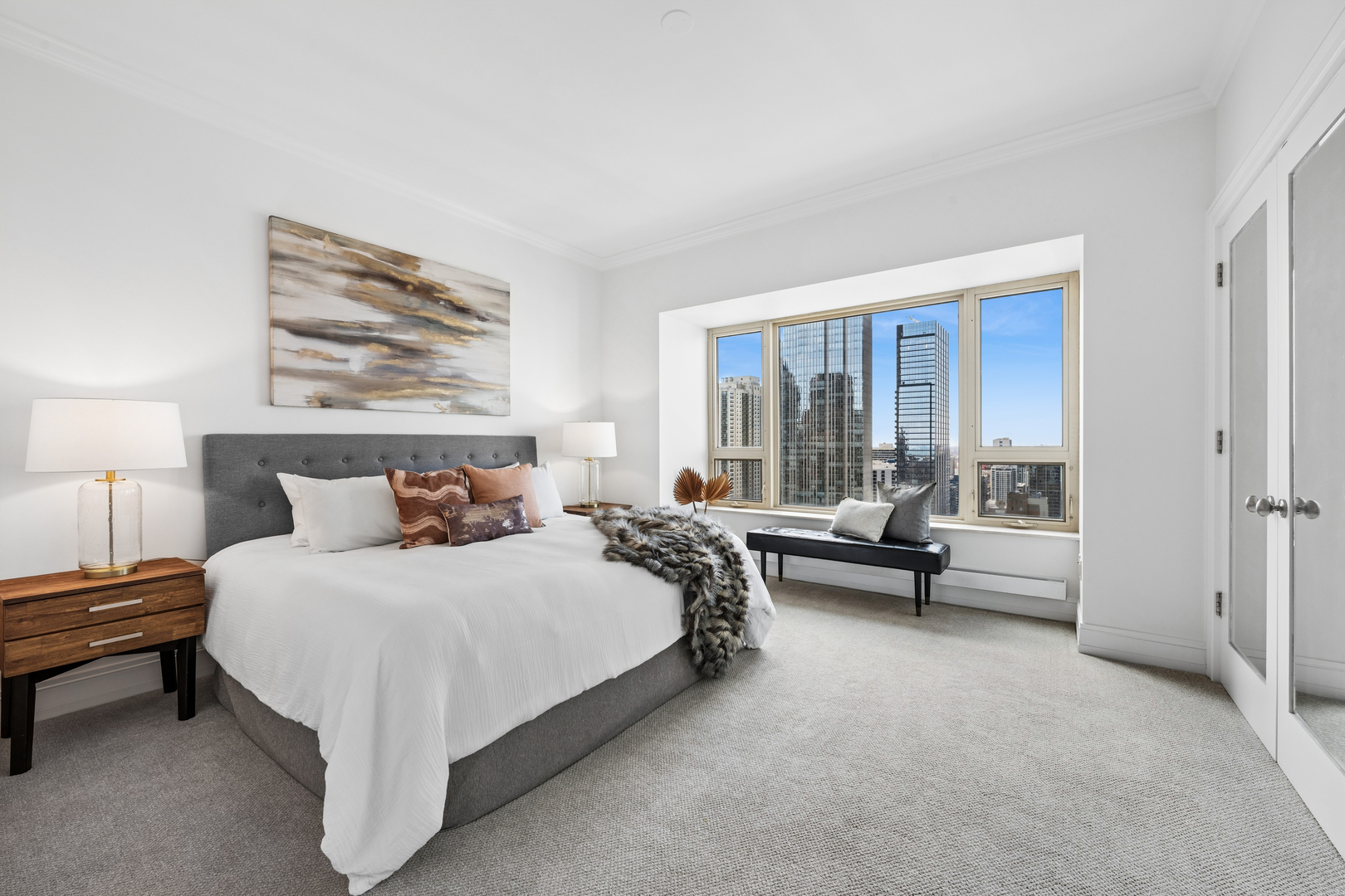 800 N MICHIGAN Avenue Unit: 3203