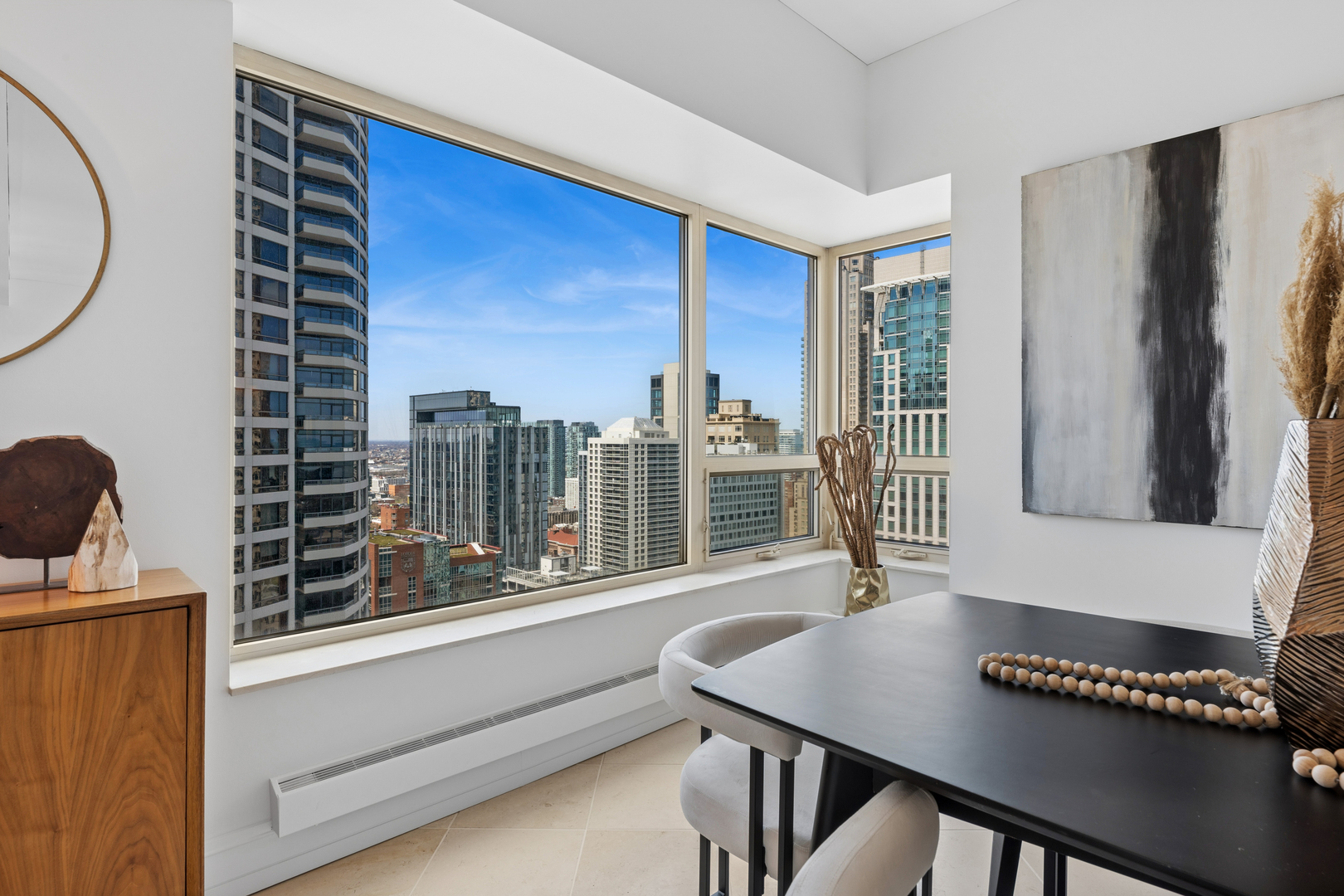 800 N MICHIGAN Avenue Unit: 3203