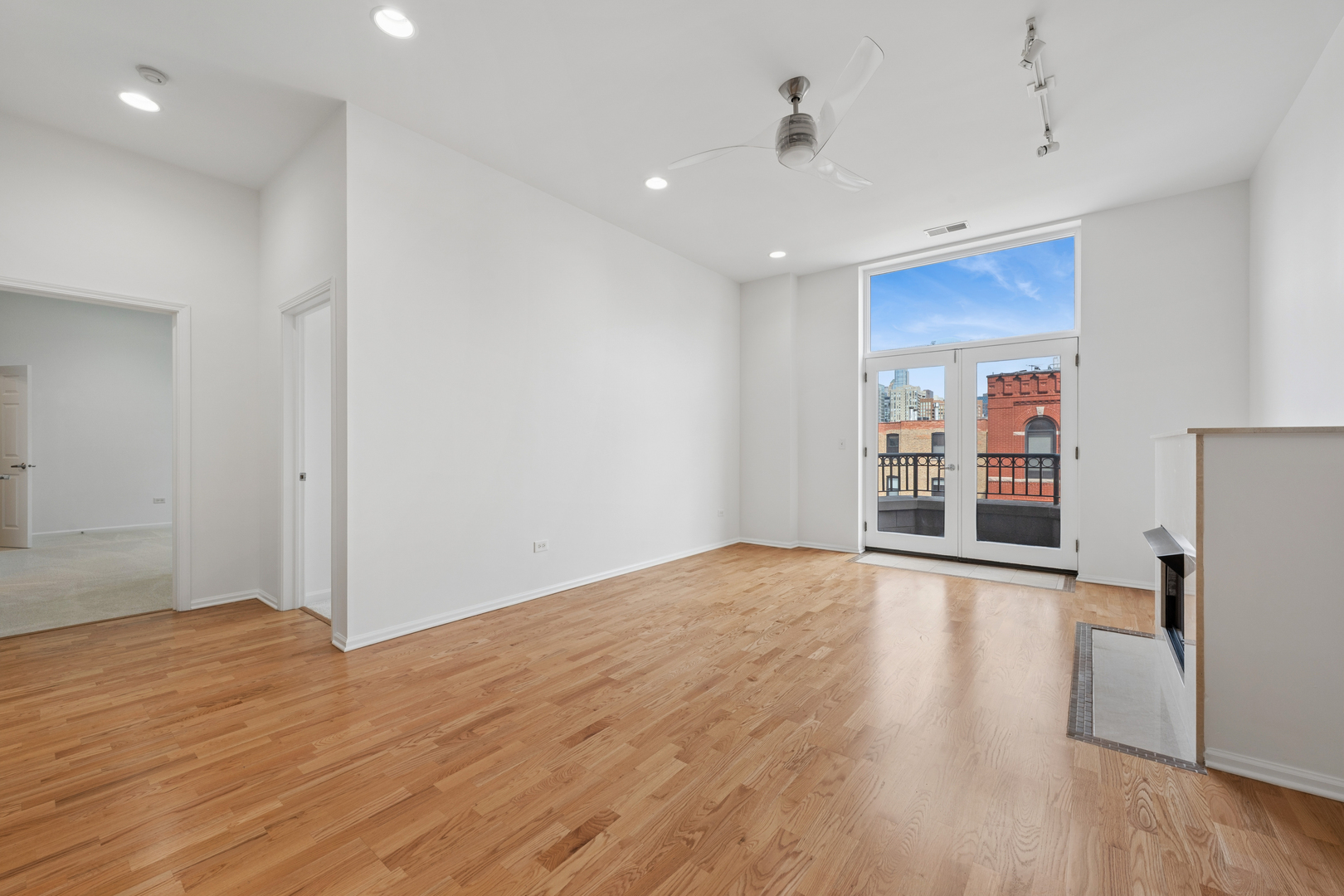 520 N Halsted Street Unit: 608