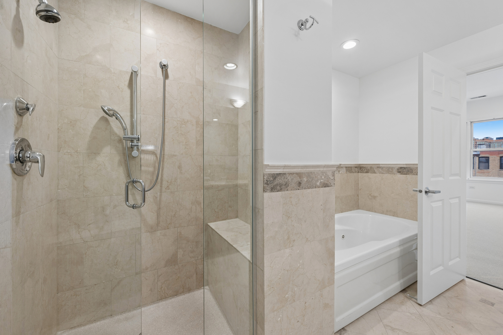 520 N Halsted Street Unit: 608