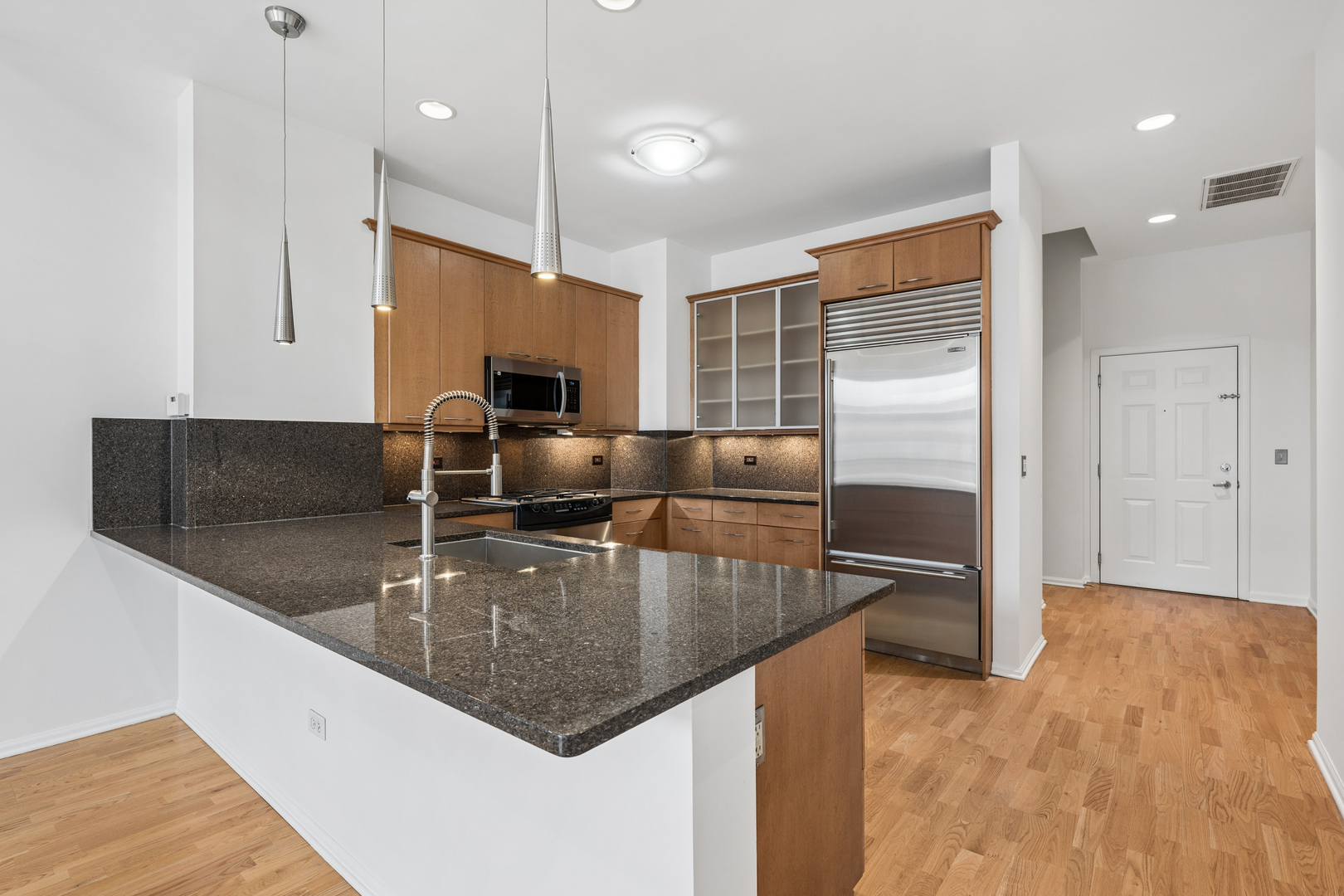 520 N Halsted Street Unit: 608