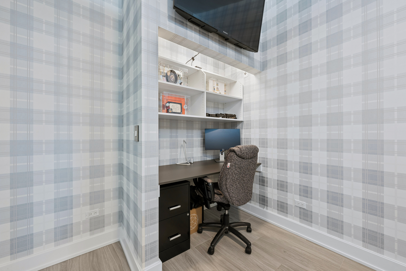 340 W Superior Street Unit: 805