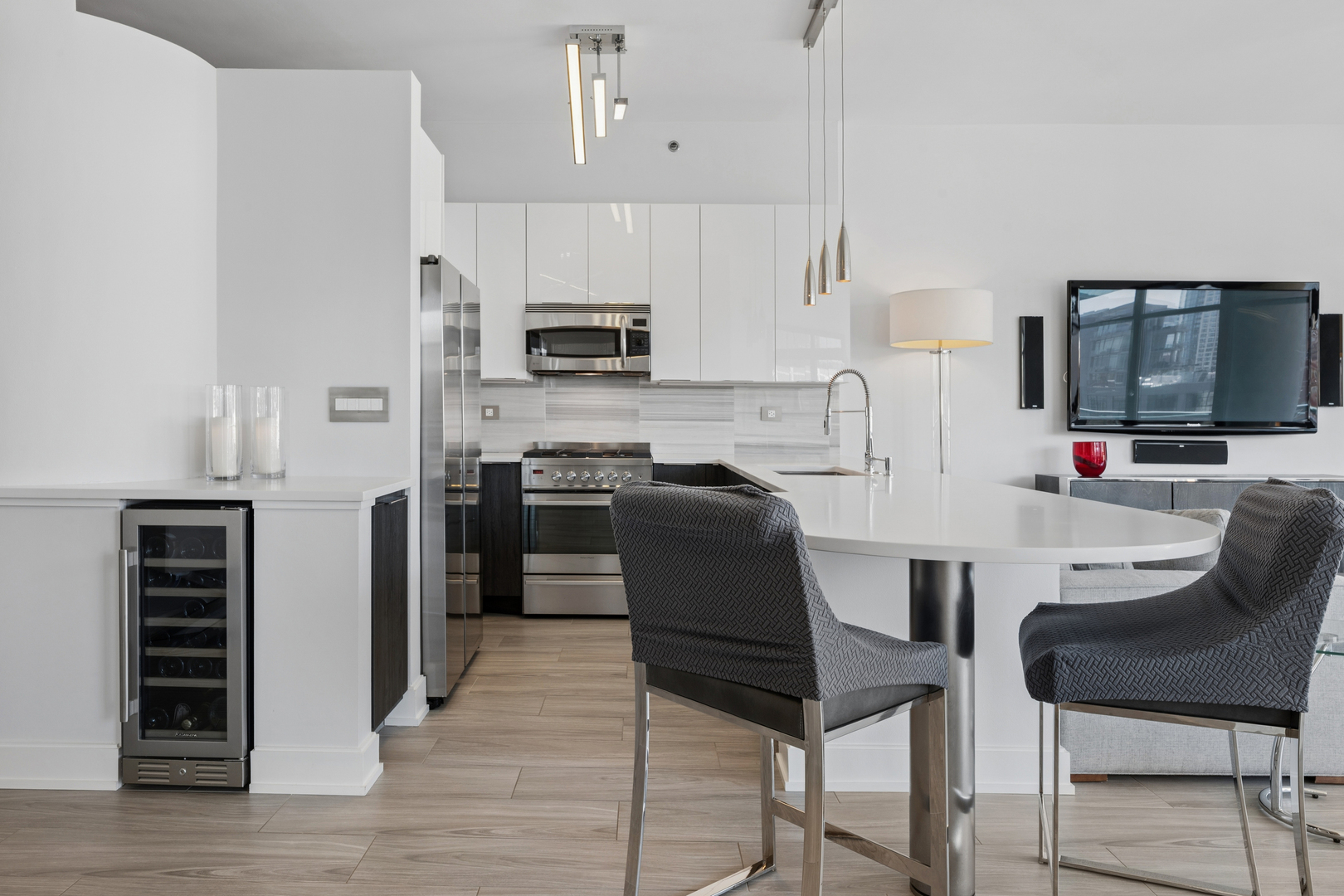 340 W Superior Street Unit: 805